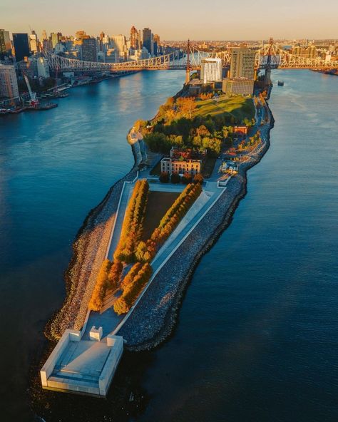 NYC Ferry on Instagram: “Have you explored Roosevelt Island yet? ☀️⁠ ⁠ Head to the link in bio to hop on the Astoria route today!⁠ ⁠ 📷: @selvon.nef⁠ ⁠ #seeyourcity…”