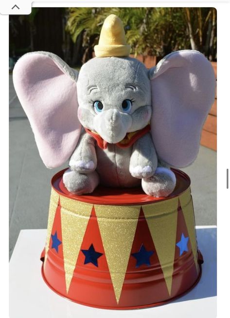 Dumbo Christmas, Circus Birthday Party Decorations, Dumbo Birthday Party, Dumbo Birthday, Carnival Baby Showers, Circus 1st Birthdays, Circus Birthday Party Theme, Carnival Birthday Party Theme, Circus Carnival Party