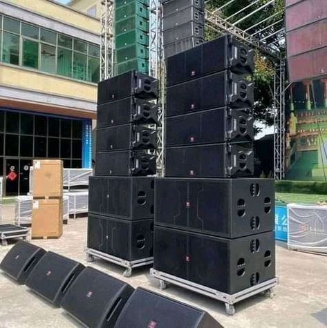 Live Sound System, Dj Room, Box Speaker, Dj Speakers, Speaker Projects, Stage Equipment, Dj Sound, Speaker Box Design, Live Sound