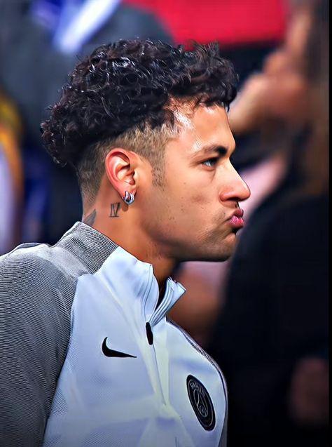 Neymar Jr Curly Hair, Neymar 2017, Neymar Paris, Hairstyle Neymar, Neymar Jr Hairstyle, Neymar Pic, Hair Cuts 2017, Neymar Psg, Neymar Jr Wallpapers