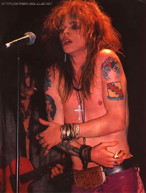 Axl Rose Tattoo, Axel Rose, 80s Men, Duff Mckagan, Nikki Sixx, Glam Metal, Axl Rose, Mötley Crüe, Heavy Metal Bands