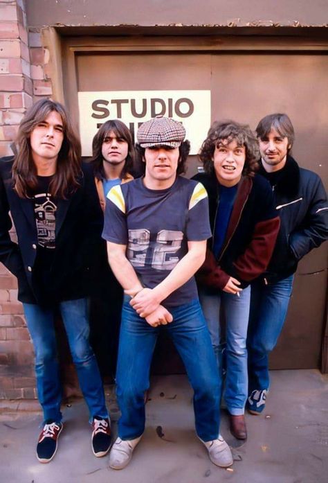 Acdc Angus, Brian Johnson, Angus Young, High Voltage, Rock Stars, Rock Metal, Ac Dc, Classic Rock, Nirvana