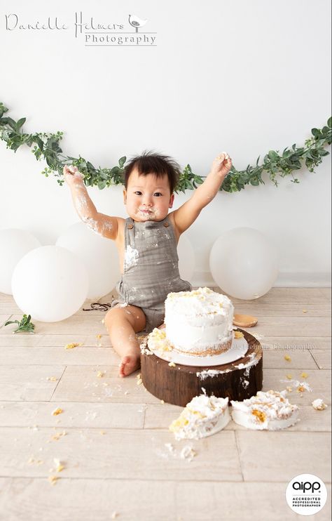 Natural Theme Cake Smash Session - Captured by Danielle Helmers Photography Nature Themed Cake, Cake Ideas For 1st Birthday, Ideas For 1st Birthday, Creative Cake Designs, Smash Cake Ideas, Diy Smash Cake, Themed Cake Smash, Cake Smash Inspiration, 1st Birthday Celebration