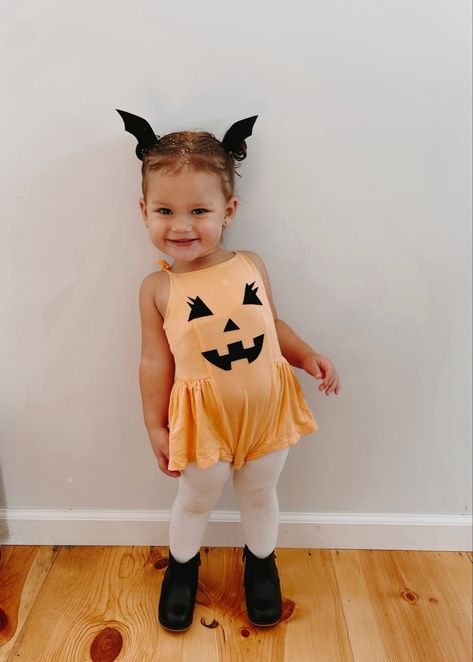 Toddler Girl Bat Costume, 1 And A Half Year Old Girl Halloween Costume, Easy Pumpkin Face, Diy Girls Costumes, Old Halloween Costumes, Bat Ears, Baby Costumes Girl, 1st Halloween, Sweet Pictures