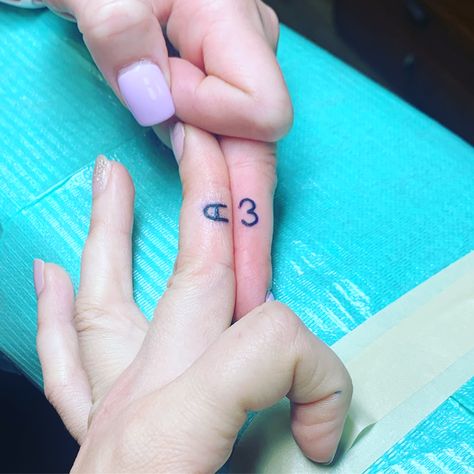 Funny Friends Tattoo, Matching Best Friend Tattoos Funny, Besties Tatoos Ideas, Tattoo Ideas For Bff, Tattoo Ideas With Friends, Matching Tatooes Friends, Connected Tattoos Best Friend, Cute Tattoos For Friends, Matching Tattoos For Four People