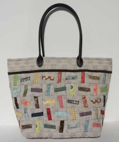 Quilted Tote Bags Patterns, Handmade Fabric Bags, Felted Handbags, Japanese Bag, Quilted Tote Bags, Fabric Purses, Quilted Purses, Diy Purse, Fabric Tote