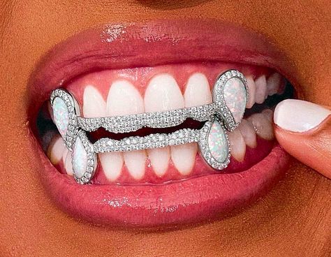 Grillz For Women, Grillz For Females, Girl Grillz, Ice Jewelry, Diamond Grillz, Ice Giant, Gold Grillz, Grills Teeth, Mock Up