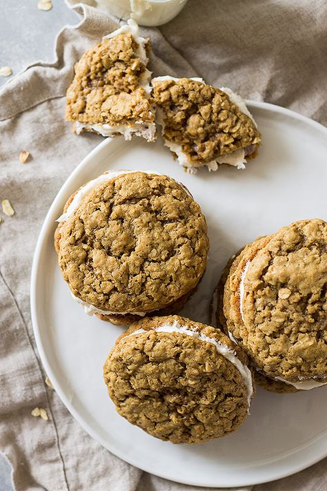 These childhood classics just got a face lift. These Homemade Oatmeal Cookies are way better than the store bought versions!! Pumpkin Oatmeal Cream Pies, Oatmeal Cream Pie Cookies, Homemade Oatmeal Cream Pies, Cream Pie Cookies, Homemade Oatmeal Cookies, Oatmeal Cream Pie, Chocolate Chip Shortbread Cookies, Pumpkin Oatmeal Cookies, Salted Caramel Mocha