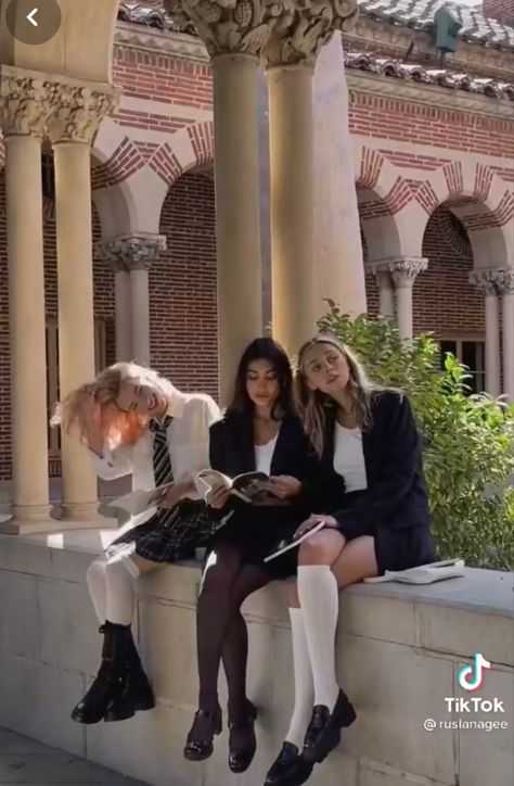 Posh Private School Aesthetic, England Private School Aesthetic, Popular In School Aesthetic, High School Girlfriends Aesthetic, Popular School Aesthetic, School Photoshoot Aesthetic, Popular Aesthetic High School, Popular Girl Aesthetic High School, Rich Private School Aesthetic