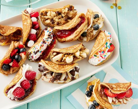 Pancake Tacos, Pancake Tuesday, Breakfast Meeting, Sweet Buffet, Brown Recipe, Taco Recipe, Mini Pancakes, Breakfast Tacos, Food Table