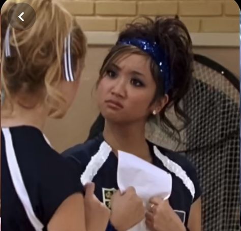 London Tipton Hair, London Tipton, 2000s Icons, Brenda Song, Suite Life, Pretty Pink Princess, 2000s Aesthetic, Super Rich Kids, Tv Show Outfits