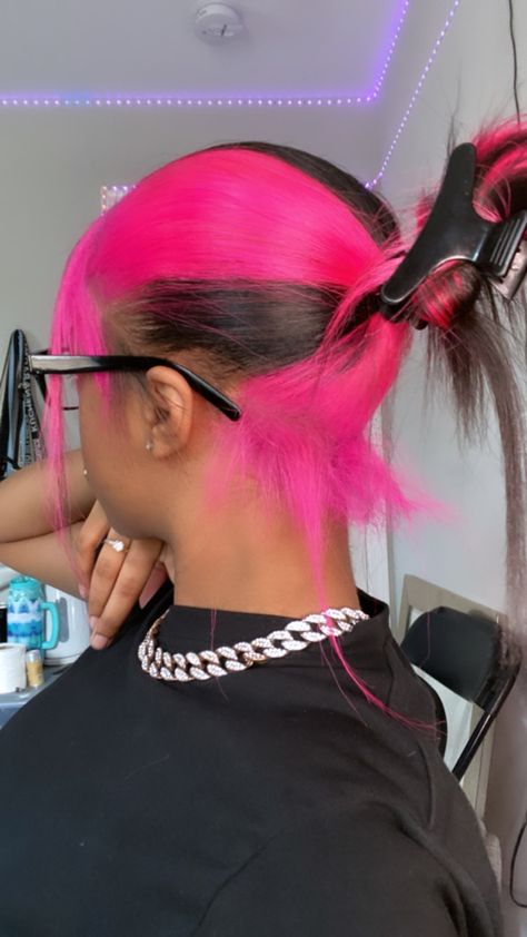 Back Part Of Hair Dyed, Pink On Natural Hair, Peeks Boo Hair, Hair Color In The Back, Ginger With Pink Skunk Stripe, Red Highlights Natural Hair Black Women, Bright Hair Colors Black Women, Color Hair Combinations, Pink Hair Dye Black Women