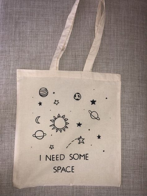 Tod Bag, Tote Bag Diy Pattern, Diy Tote Bag Design, Handpainted Tote Bags, Bag Drawing, Space Drawing, Canvas Bag Diy, Sacs Tote Bags, Canvas Bag Design