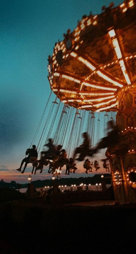 Late Night Fair Aesthetic, Carnival At Night Aesthetic, Night Carnival Aesthetic, Luna Park Aesthetic, Summer Carnival Aesthetic, Carnival At Night, Night Carnival, Carnival Aesthetic, Night Park