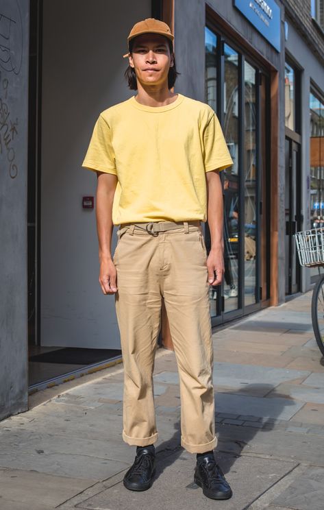 Yellow And Brown Outfits Men, Yellow Outfit Aesthetic Men, Yellow Tshirt Outfits For Men, Yellow Tshirt Outfits, Yellow Tshirt Outfit, Yellow Street Style, 80s Outfit Men, Mens Fashion Streetwear Swag, Cny 2024