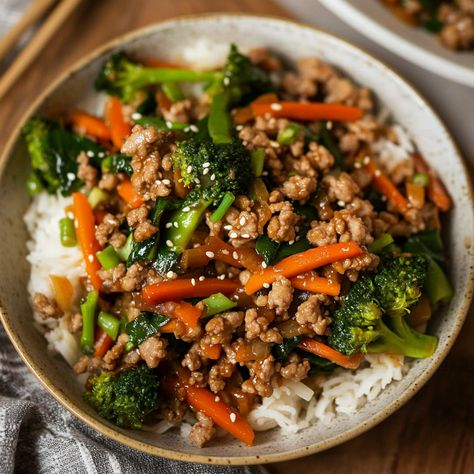 Ground Turkey Teriyaki Stir Fry Asian Style Ground Turkey, Ground Turkey Teriyaki Stir Fry, Ground Turkey Recipes Asian, Ground Turkey Teriyaki Bowl, Ground Turkey Bowl Recipes, Ground Turkey Recipes For Dinner Healthy, Asian Ground Turkey, Ground Turkey Teriyaki, Ground Turkey Stir Fry