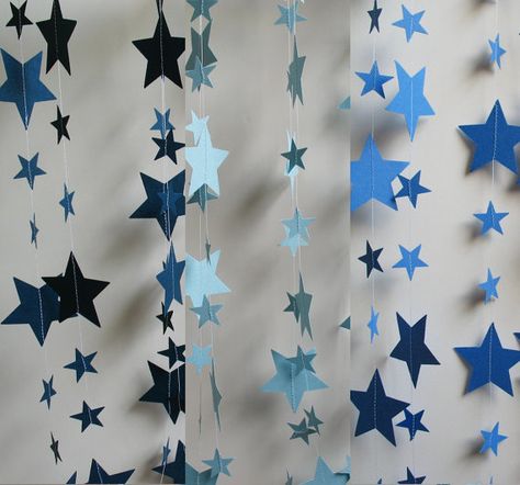 Wish On A Star, Winter Bedroom Decor, Cartas Ideas, Winter Bedroom, Star Garland, B Day Ideas, Boys Birthday, Window Hanging, Baby Decor