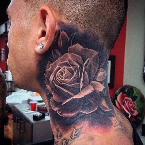 Mens Neck Cool 3D Tattoo #UltraCoolTattoos Rose Tattoo On Neck, Rose Neck Tattoo, Flower Neck Tattoo, Tattoo On Neck, Best Neck Tattoos, Side Neck Tattoo, Girl Back Tattoos, Black Rose Tattoos, Omerta Tattoo