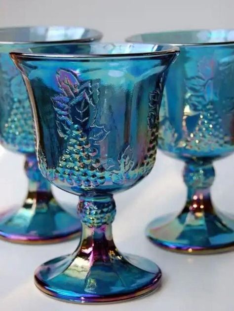 Pretty Glasses, Beautiful Glassware, Carnival Glassware, Blue Carnival Glass, Fenton Glassware, Glass Goblets, Antique Dishes, Vintage Carnival, Antique Glassware