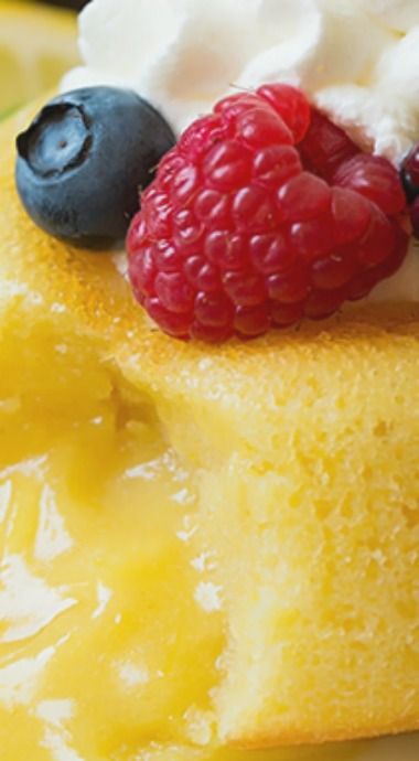 Lemon Lava Cake, Molten Lava Cake, Lemon Cakes, Lava Cake Recipes, Health Blogs, Molten Lava Cakes, Molten Lava, Lava Cake, Best Cake Recipes