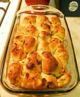 Garlic Bubble Bread Bubble Bread Recipe, Garlic Monkey Bread, Bubble Bread, Frozen Bread Dough, Monkey Bread, Breakfast Breads, Bread Rolls, Dinner Rolls, Biscuit Recipe