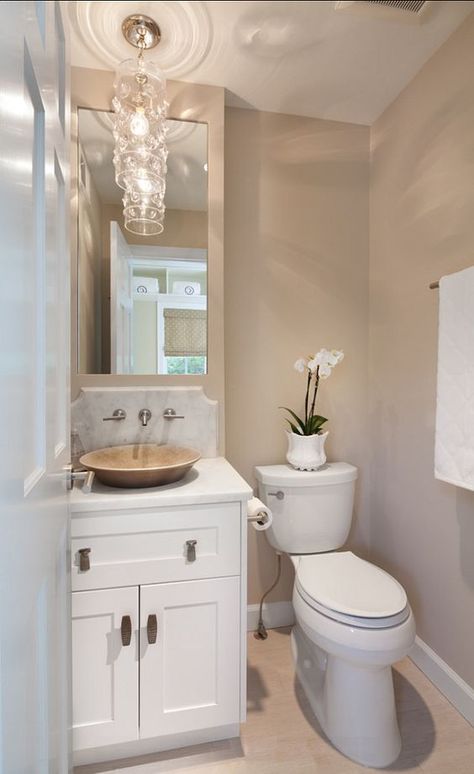 Earth Toned Bathroom Benjamin Moore Alaskan Skies, Neutral Bathroom Colors, Small Bathroom Paint Colors, Makeover Kamar Mandi, Small Bathroom Paint, Small Bathroom Colors, Benjamin Moore Gray, Bathroom Paint, Bathroom Color Schemes