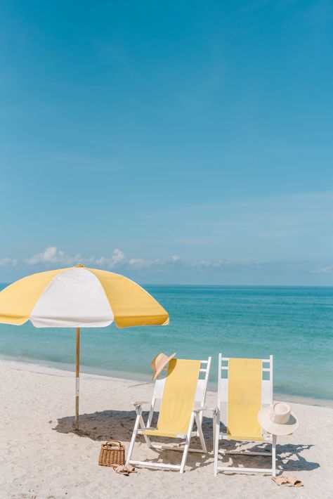 Gasparilla Inn, Old Florida, Sunny Beach, Beach Umbrella, White Sand Beach, Fort Myers, Beach Aesthetic, Beach Chairs, Beach Cottages