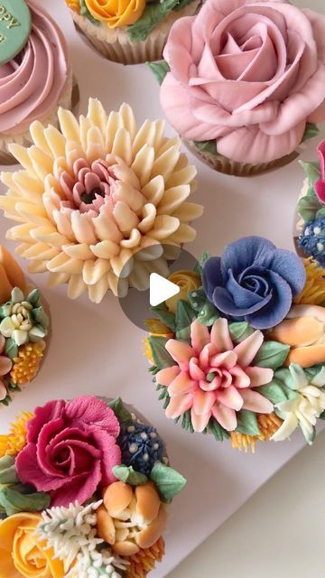 Alice Ward on Instagram: "A wildflower set of 12 for a 40th birthday 🌺🌼🌷🌸🍃🌾 #cake#cupcakes#floralcupcakes#buttercreamflowers#piping#baking#petalsbakehouse" Flower Cupcakes Ideas, Wildflower Cupcakes, Wildflower Cake, Birthday Cake Cupcakes, Wildflower Wedding Theme, Cake Decorating Flowers, Frosting Flowers, 40th Birthday Cake, Honey Suckle