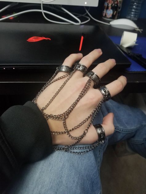 Emo Jewelry, Yennefer Of Vengerberg, Grunge Jewelry, Edgy Jewelry, Pretty Jewelry Necklaces, Hand Accessories, Magical Jewelry, Hand Chain, Hand Jewelry