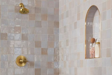 27 Stunning Shower Tile Design Ideas for 2024 Square Handmade Tile, Shower Tile Design Ideas, Zellige Tile Bathroom, Shower Tile Design, Blush Bathroom, White Marble Shower, Elegant Bathrooms, Pebble Mosaic Tile, Tile Shapes