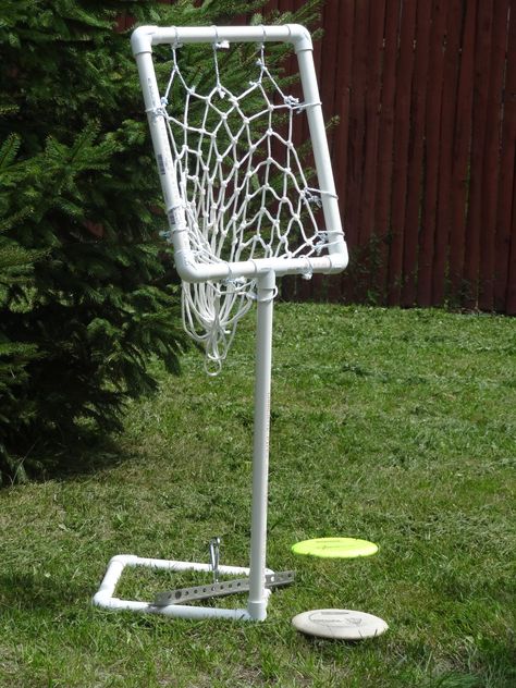 homemade disc golf basket Diy Frisbee, Kids Yard, Diy Yard Games, Disc Golf Basket, Frisbee Golf, Backyard Greenhouse, Golf Practice, Yard Games, Backyard Games