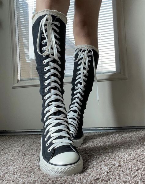 Knee Converse, Boots Converse, High Converse, Knee High Converse, Creepy Cute Fashion, Converse Boots, Platform Converse, Swag Outfits For Girls, White Converse