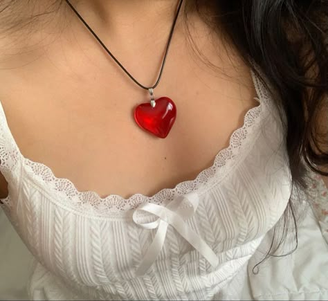 Olivia Rodrigo Style, Coquette Heart, Red Coquette, Red Heart Necklace, Necklace Outfit, Heart Glasses, Y2k Jewelry, Heart Shaped Necklace, Red Necklace