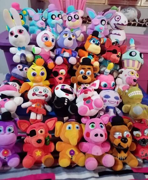 Fnaf Plush Collection, Fnaf Bedroom Ideas, Circus Baby Room, Fnaf Room, Fnaf Collection, Fnaf Plushies, Fnaf Plush, Kawaii Emo, Fnaf Crafts