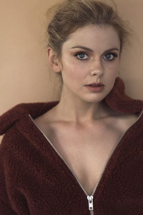 Susie Salmon, Rose Mciver, The Lovely Bones, Zombie Girl, Child Actresses, Cillian Murphy, Eye Color, Celebrity Photos, Professional Photographer