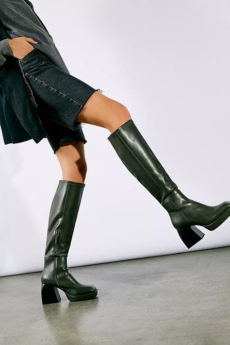 Platform Boots Outfit, Upcoming Fashion Trends, Jeffrey Campbell Shoes, Boots Knee, Chunky Platform, Long Boots, Boots Outfit, Platform Boots, Jeffrey Campbell