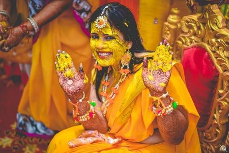 Haldi Ceremony before an Indian wedding Haldi Girl, Bride Haldi Poses, Haldi Pic, Haldi Pics, Haldi Photography Ideas, Haldi Rasam, Haldi Shoot, Haldi Photos, Haldi Pose