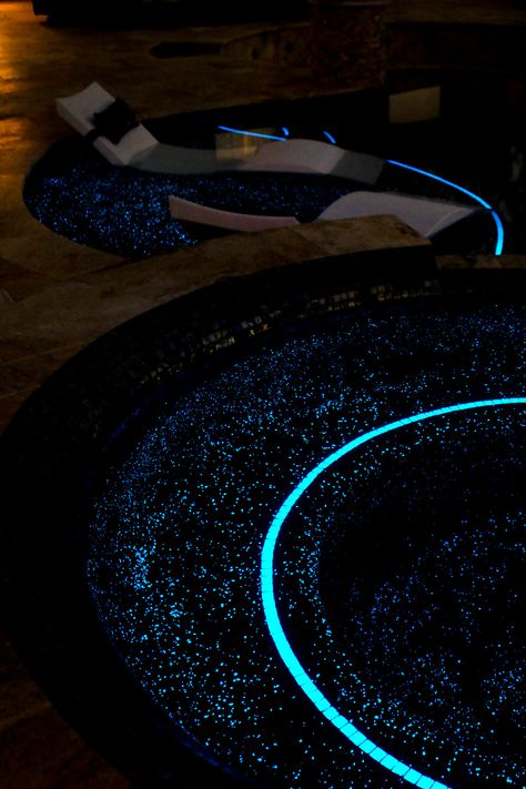 Black Pools Swimming, Pool Lights At Night, Swimming Pool Lighting, Badminton Kit, Pool House Ideas, Stairs Black, Underwater Pool Light, Pool Landscaping Ideas, Skimmer Pool