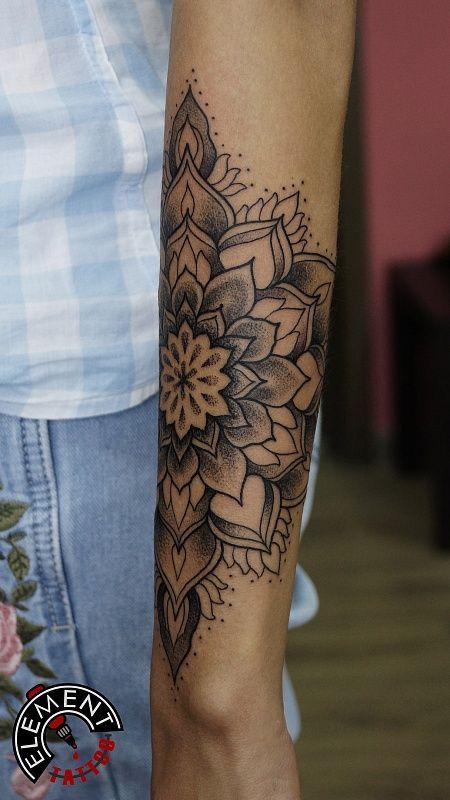 Square Tattoo, Forearm Flower Tattoo, Best Tattoo Ever, Autumn Tattoo, Petit Tattoo, Small Forearm Tattoos, Mandala Tattoos, Cool Forearm Tattoos, Forearm Sleeve Tattoos