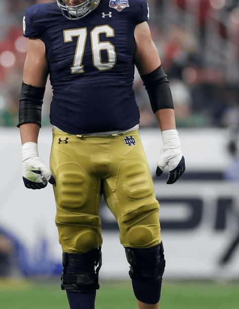 Linemen Football Drip, Nfl Lineman, Copy Pasta, Lineman Football, Collage Football, Football Aesthetic, Football Drip, Go Irish, Comic Ideas