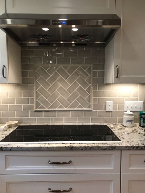 kitchen backsplash and picture frame above stove under hood Dark Tile Backsplash, Expensive Kitchen, Classical Kitchen, Frame Kitchen, Stainless Steel Backsplash, Above Sink, Stove Backsplash, Mcm Kitchen, Dark Tile