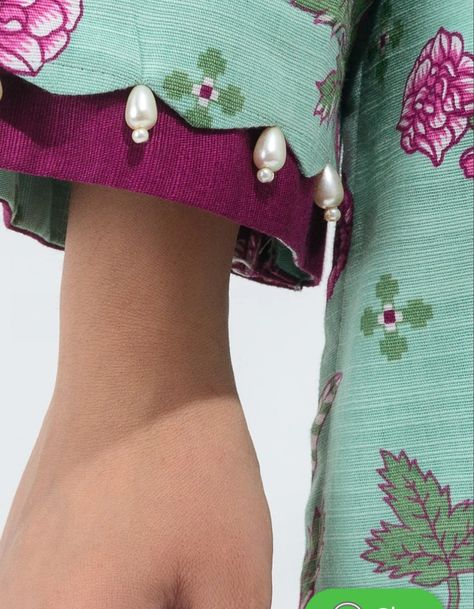 Trendy Neck Design, New Sleeves Design For Kurtis, Stylish Sleeves Design For Kurtis, Latest Sleeves Designs For Suits, Suit Sleeves Design, Sleeves Design For Kurtis, Full Sleeves Design, Women Trousers Design, Kurti Sleeves Design