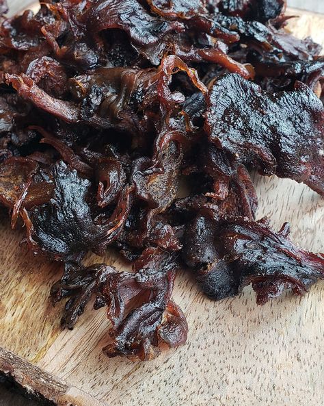 Oyster Mushroom Jerky, Vegan Jerky Recipe, Mushroom Jerky Recipe, Jerky Marinade Recipes, Mushroom Jerky, Jerkey Recipes, Dehydrating Recipes, Jerky Marinade, Fungi Recipe