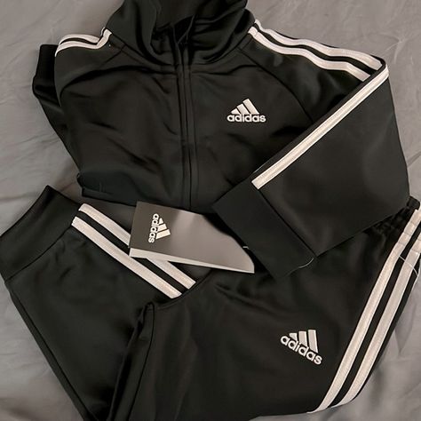 Adidas track suit NWT Adidas Black Sports Sets, Nike Jogging Suits, Town Outfits, Adidas Set, Boy Activewear, Pants Adidas, Modesty Outfits, Adidas Tracksuit, Adidas Track Suit