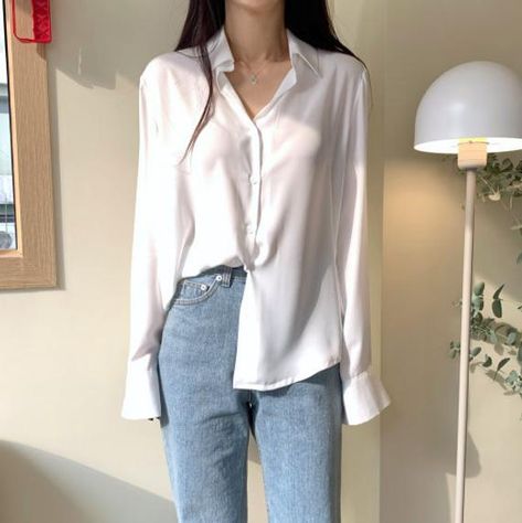 Korean Fashion Blouse, Korean Fashion Ideas, Tokyo Street Fashion, Romantic Blouses, Silky Blouse, Fashion Hacks, Korean Girl Fashion, Korean Fashion Trends, Blouse Tops