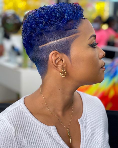 Black Ladies Haircut Styles With Dye, Short Tapered Pixie Haircut, Fades For Women Hairstyles Black, Pixie Cut Black Hair, Razor Cut Hairstyles, African Women Hair, Black Hair Ideas, Fade Haircut Women, Tapered Pixie