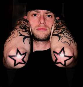 sweet! Elbow Star Tattoo, Star Tattoos For Men, Star Tattoo Designs, Tattoo Zeichnungen, Elbow Tattoos, Cool Tattoos For Guys, Mermaid Tattoos, Feather Tattoos, Best Tattoo Designs