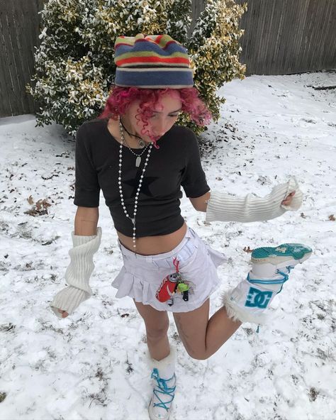 Fatdoink69 on Instagram: “hi I been afk but my hair is pink edit* ok since everyone knows these dc boots rite imma tell u a story I found hot pink ones with white…” Snow Boots Aesthetic, Dc Snow Boots, Dc Boots, Snow Boots Outfit, Pink Edit, Boots Aesthetic, Digital Closet, Fire Fits, Cool Fits