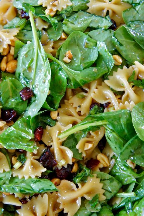 Spinach Pasta Salad, Salad With Spinach, Pasta Salad With Spinach, Pesto Vegan, Nutrition Meal Plan, Cold Pasta Salad Recipes, Pasta Salad Ingredients, Healthy Pasta Salad, Pasta Salad Dressing