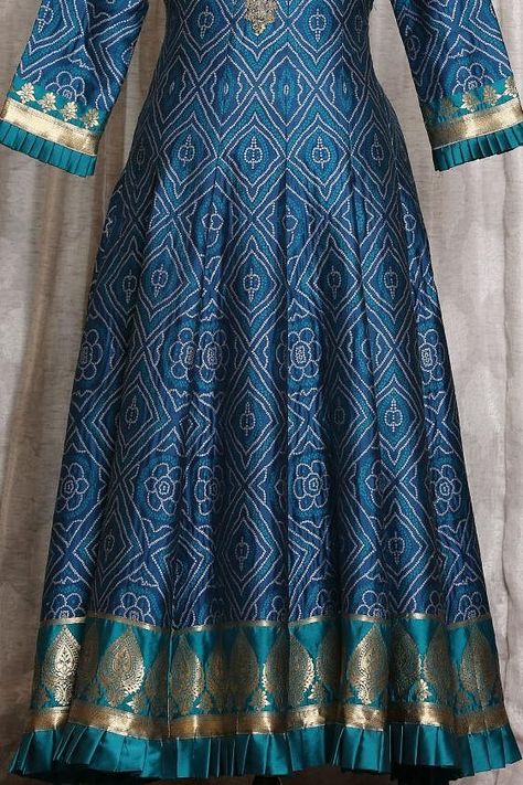 Kaprey Design, Lahenga Ideas, Plazo Top, Peacock Blue Dress, Dress For Chubby Ladies, Indian Dress Up, Silk Kurti Designs, Designer Anarkali Dresses, Anarkali Dresses